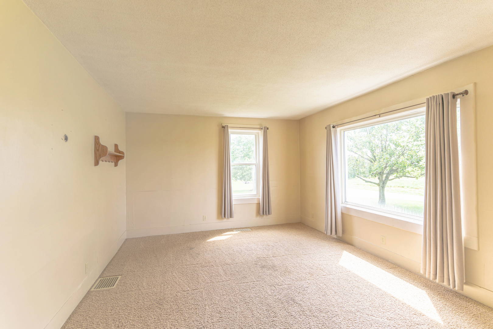 3.07+/ Acres ∙ Farmhouse with Outbuildings ∙ Located in Hudson