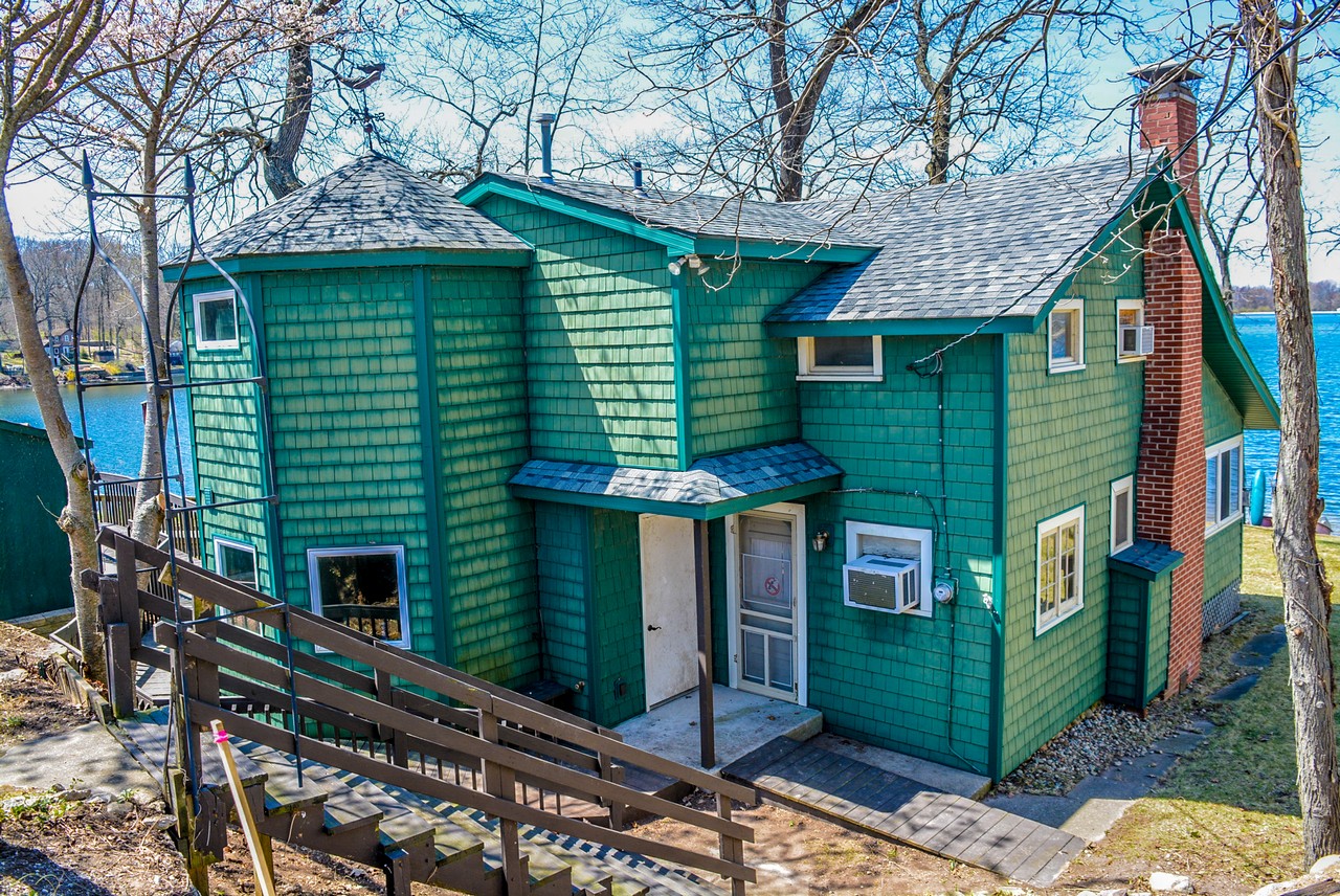 Charming 2 Bedroom 2 Bathroom Cottage on Lake Papakeechie Scheerer