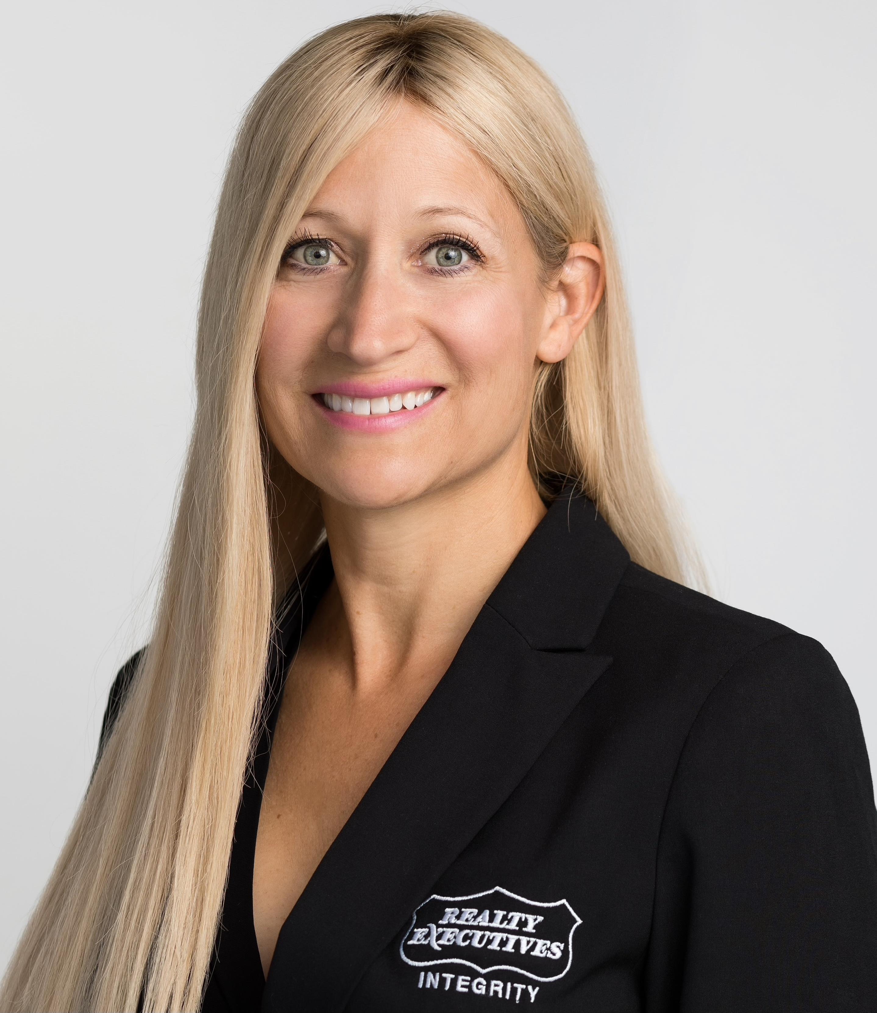 Real Estate Agent Jodi Olson, Named To America's Best Real Estate