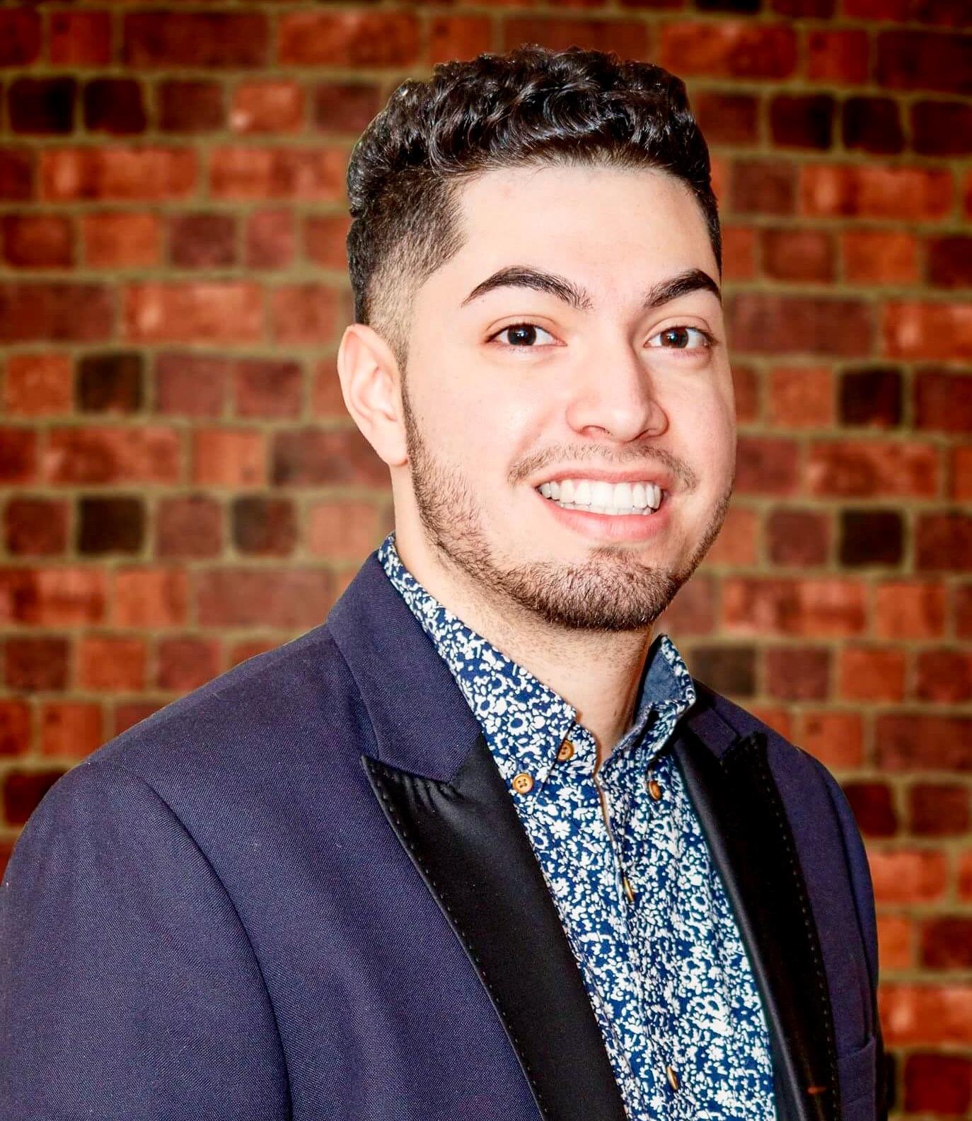 Real Estate Agent Cesar Cruz Paddock Lake, WI