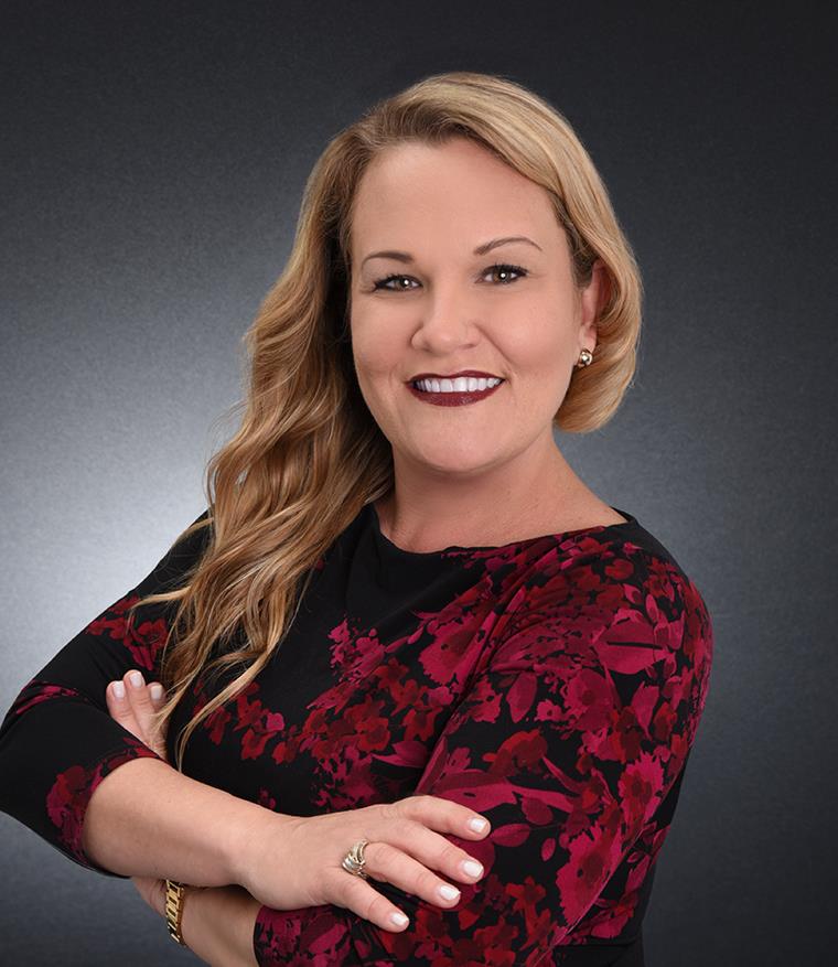 Real Estate Agent Racquel Smeltzer Orlando, FL