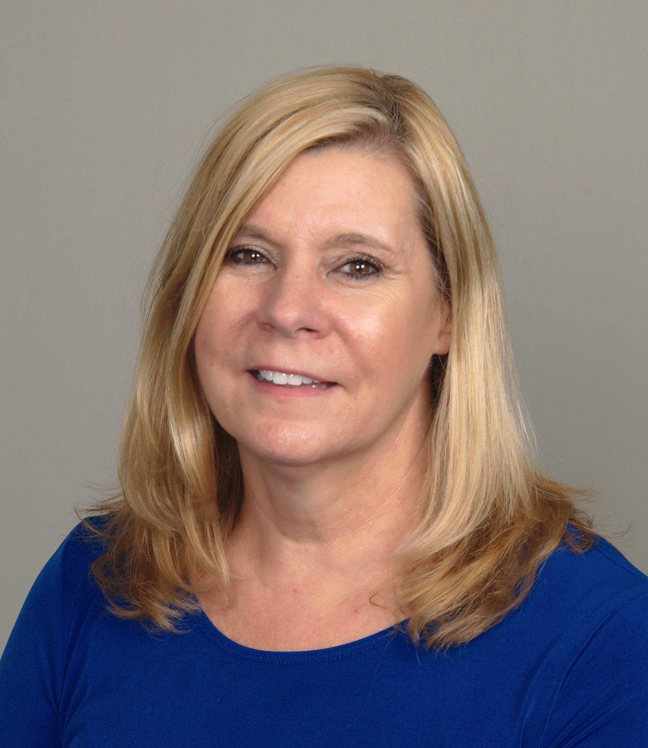 Real Estate Agent Lisa Sweeney Schaumburg, IL