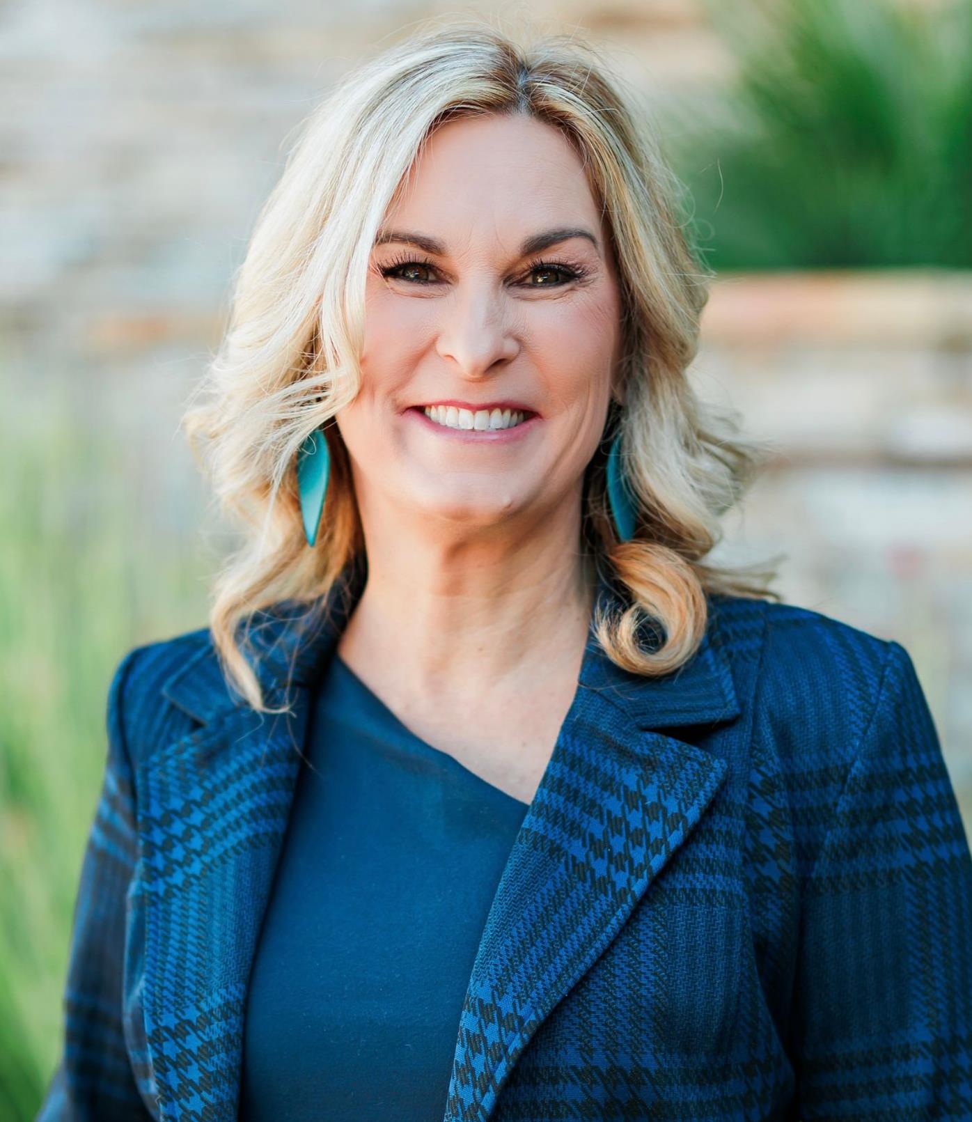 Real Estate Agent Michelle Volturo Tucson, AZ