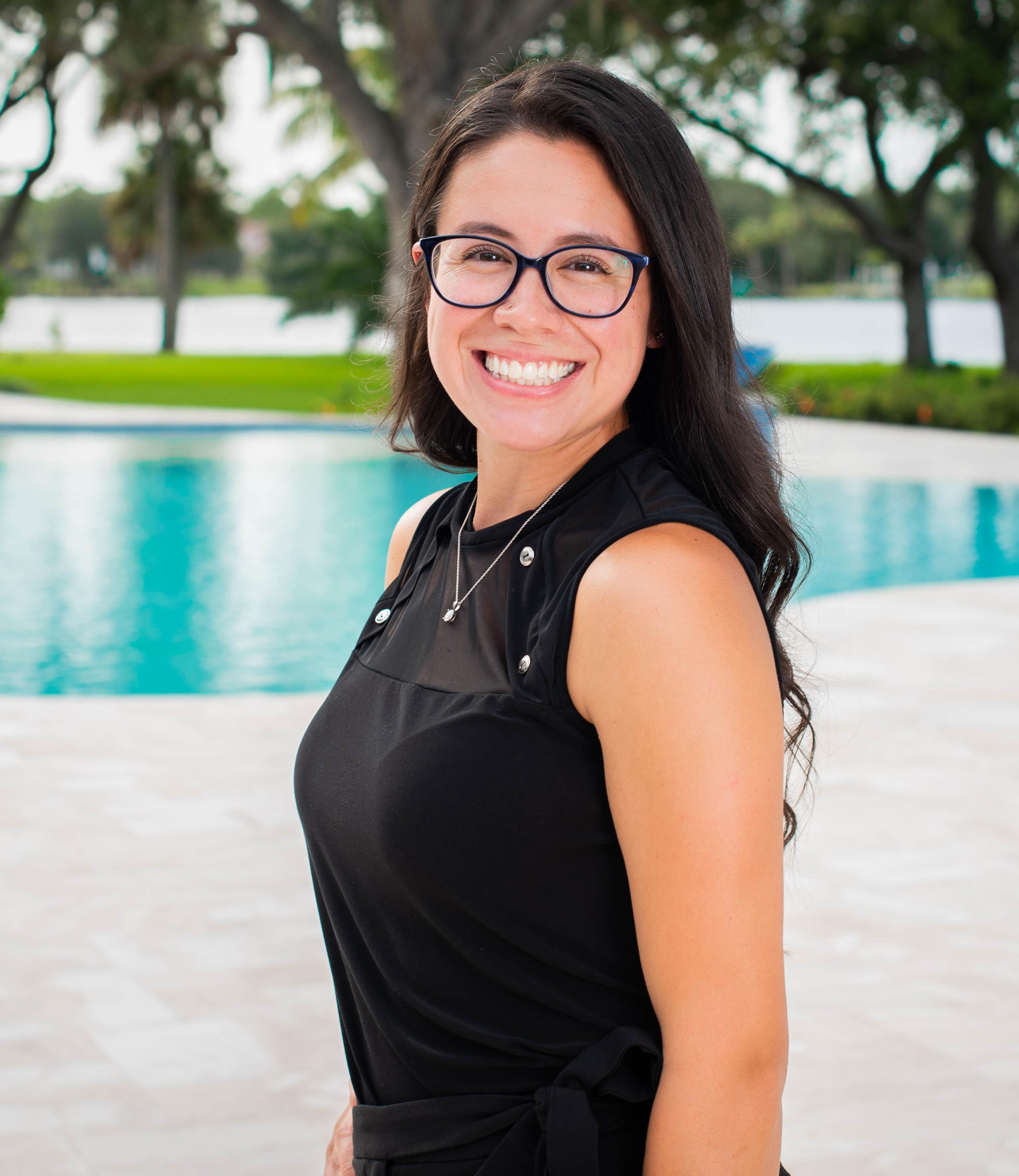Real Estate Agent Araceli Leon Ft Myers, FL