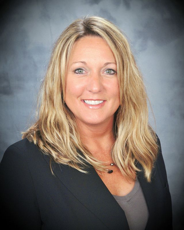 Real Estate Agent Jennifer Bronk