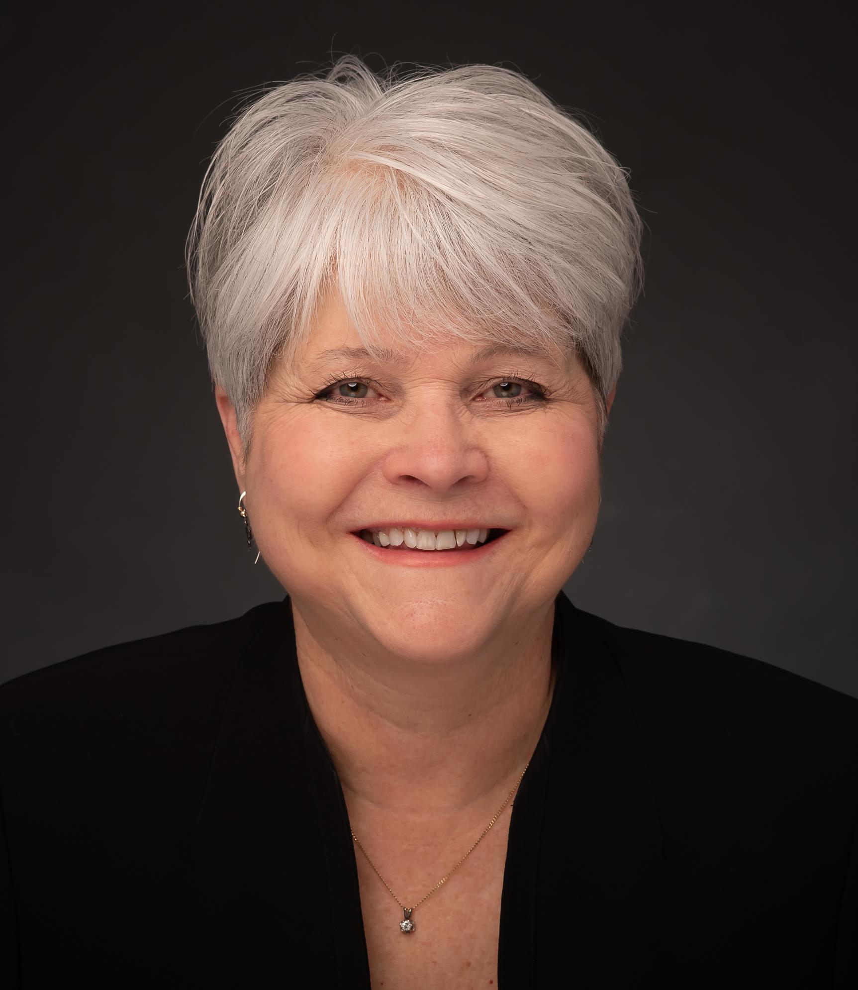 Real Estate Agent Claudia Counsell Festus, MO