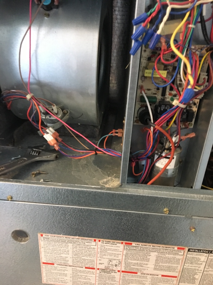 AC heat pump & air conditioning system repair service in Annapolis Maryland