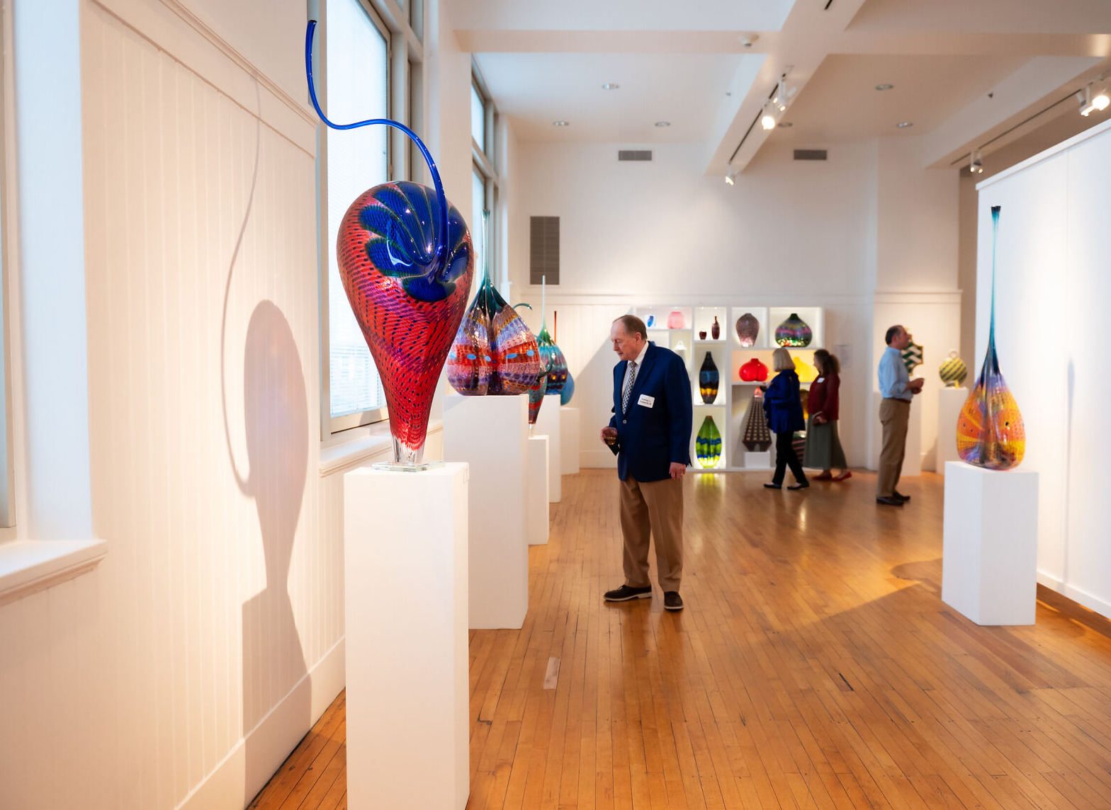 Stephen Rolfe Powell’s legacy lives on in new glass… UrbanGlass