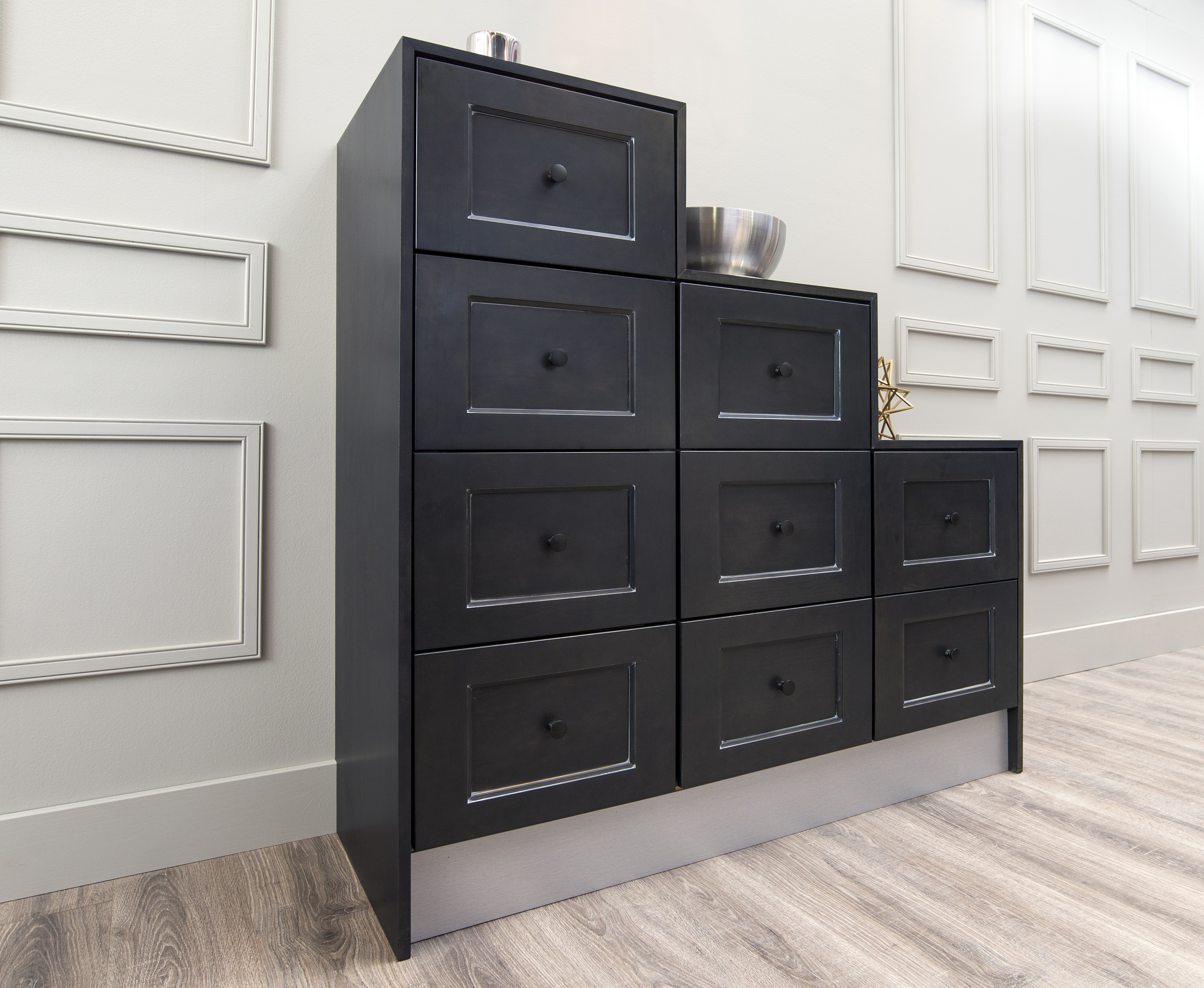 Wellborn Inc. Introduces New Stain Shadow Pewter