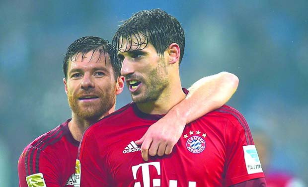 Champions League Messi returns as Barcelona eye last16