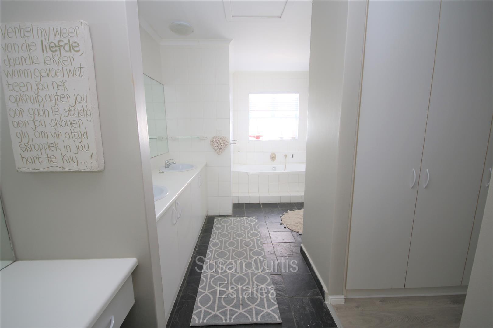 5 Bedroom House in Long Beach, Long Beach For Sale for N 5,300,000