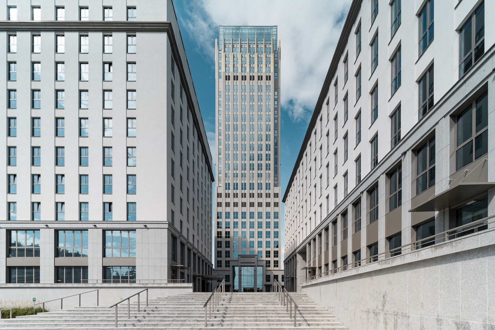 Unity Tower (Centre) w Krakowie BryÅ‚a WieÅ¼owce w Polsce