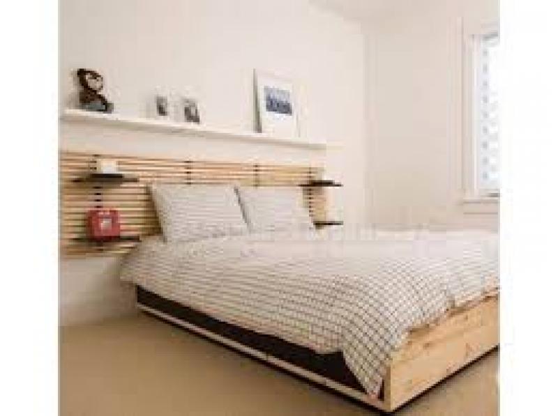 Accrocher tête de lit mandal Ikea