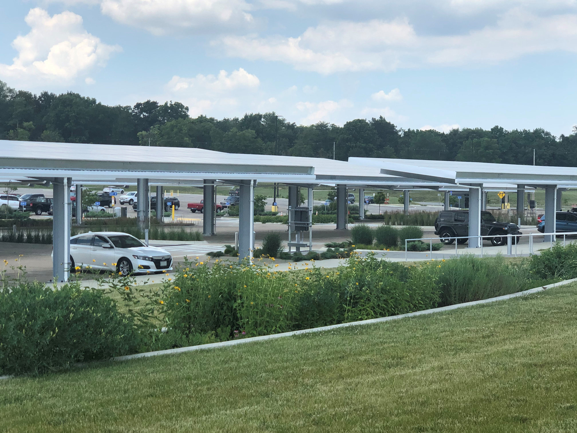 Parking Evansville Regional Airport.