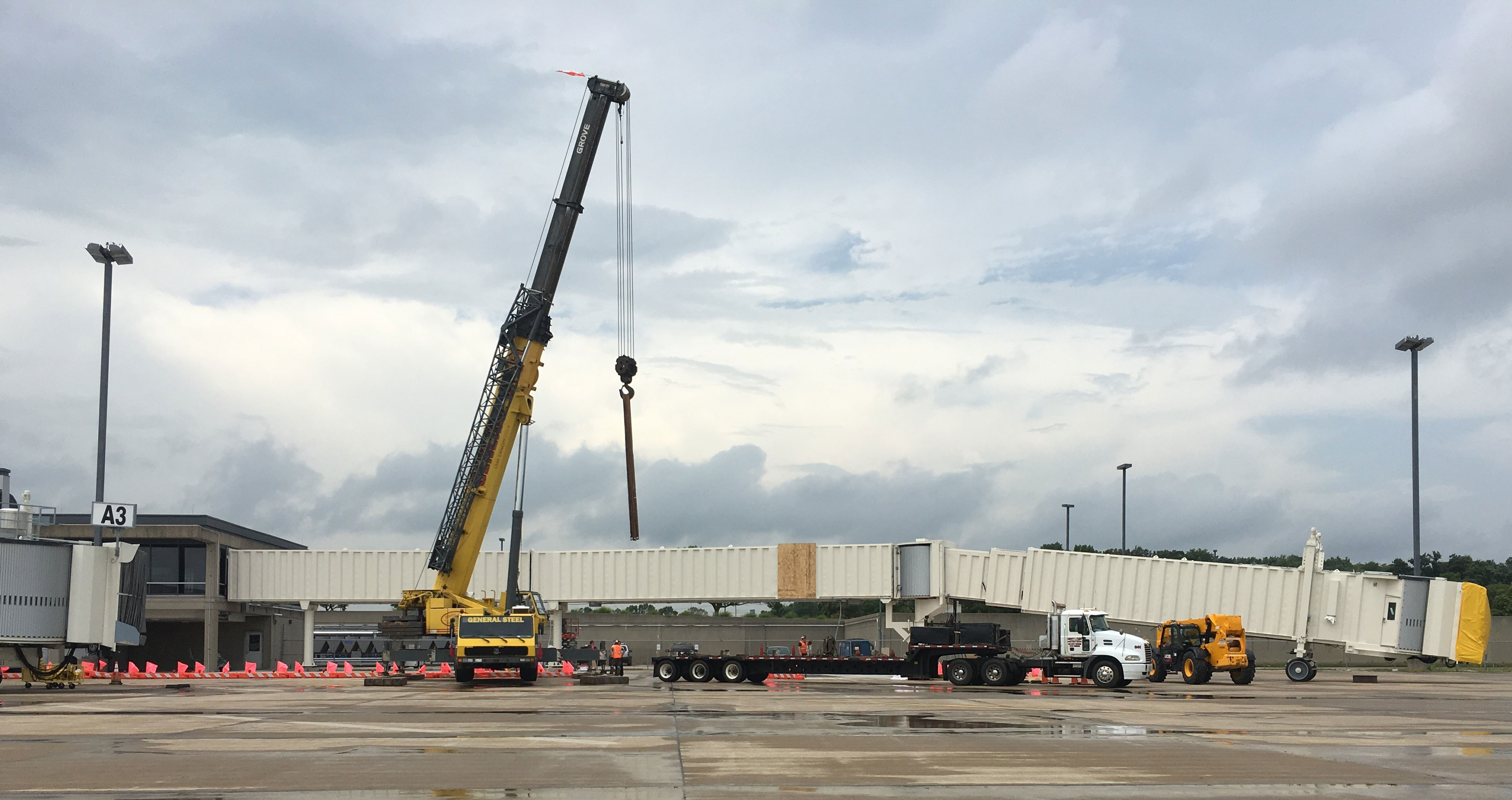 New Jet Bridge Installed at Evansville Regional Airport Evansville Regional Airport.