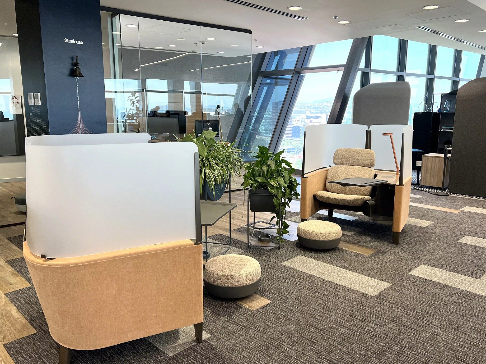 Mexico City, MX Steeclase WorkLife Center Steelcase Inc.