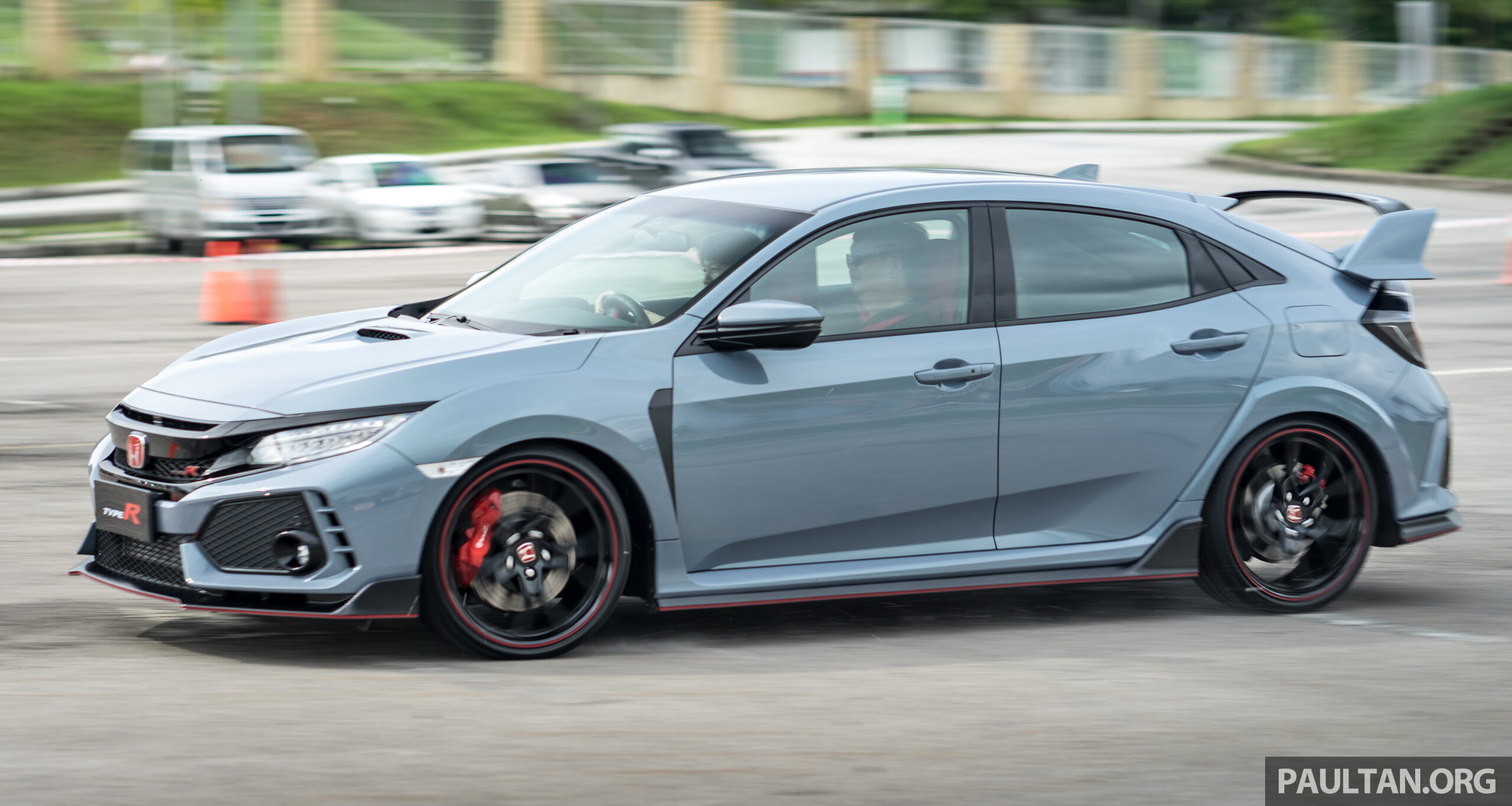 VIDEO How the FK8 Civic Type R tackles torque steer