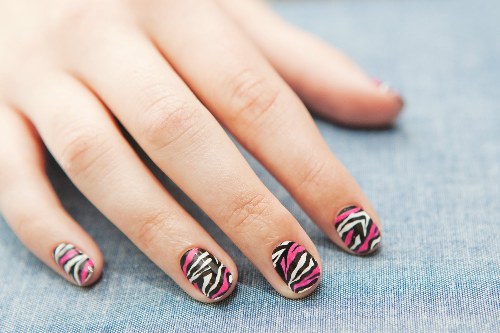 Nail Strips Striped Looks For Your Digits