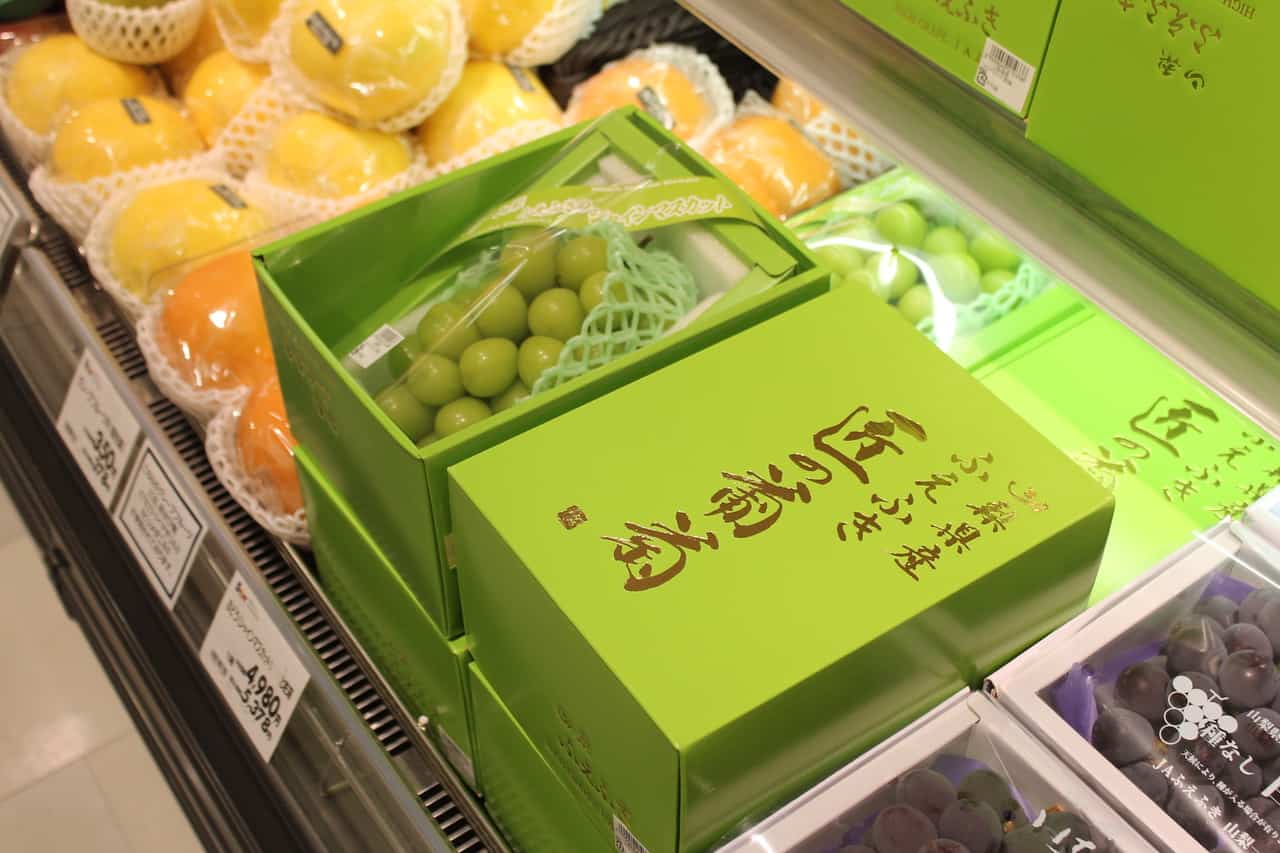 Japanese Fruits in Summer What to Buy?