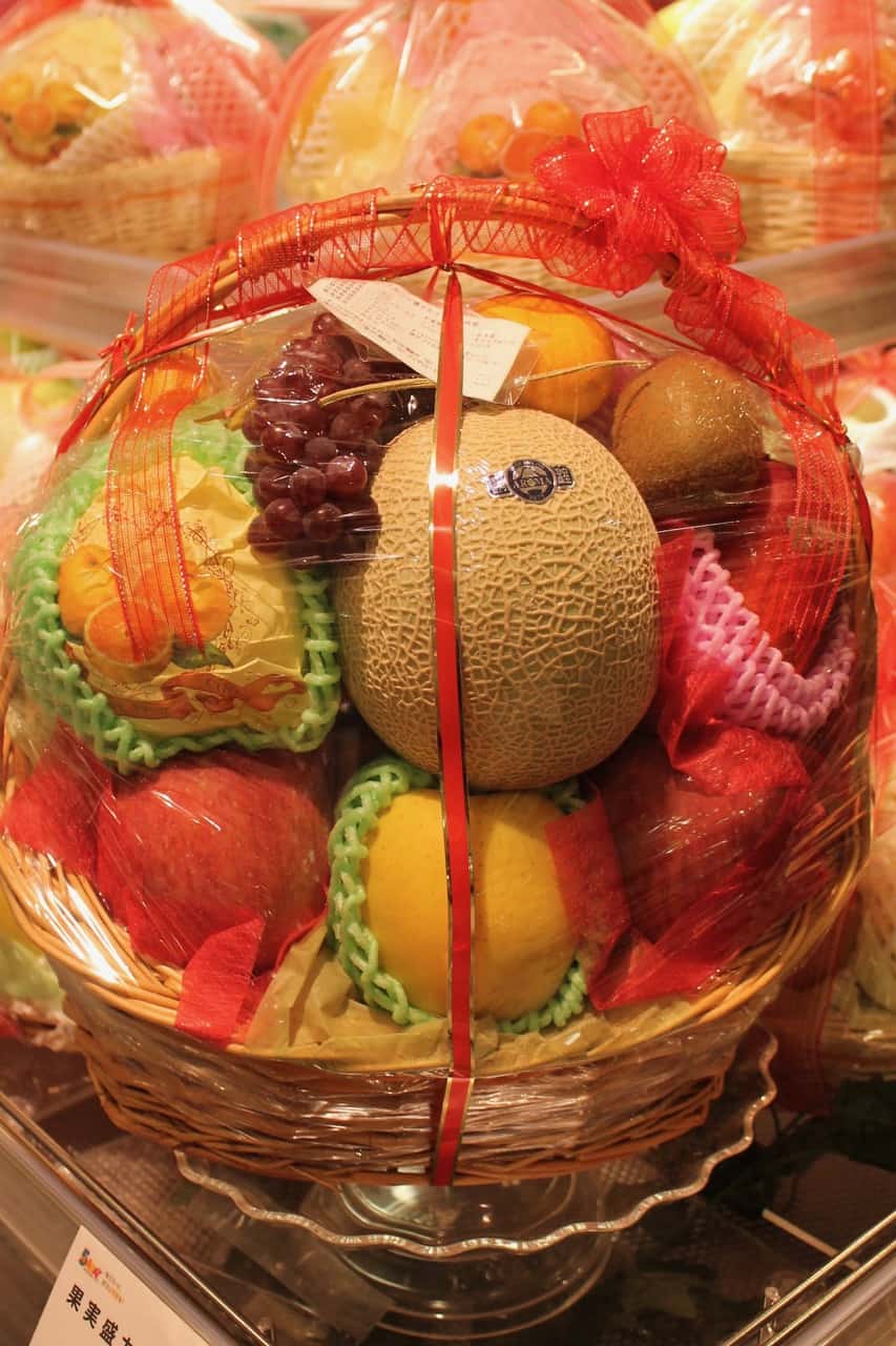 Japanese Fruits in Summer What to Buy?