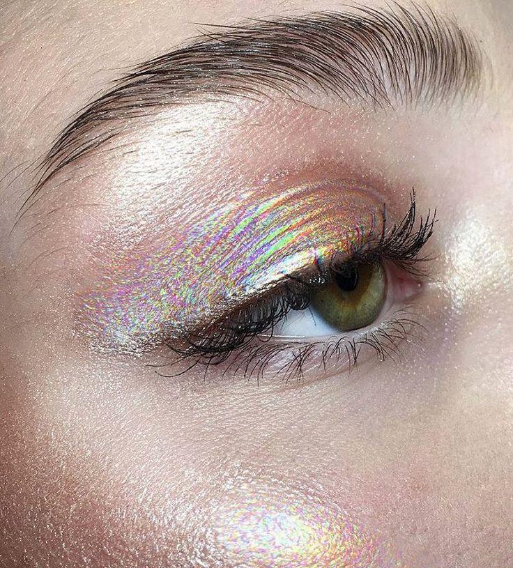 Makeup Holographic Eyes 2739051 Weddbook