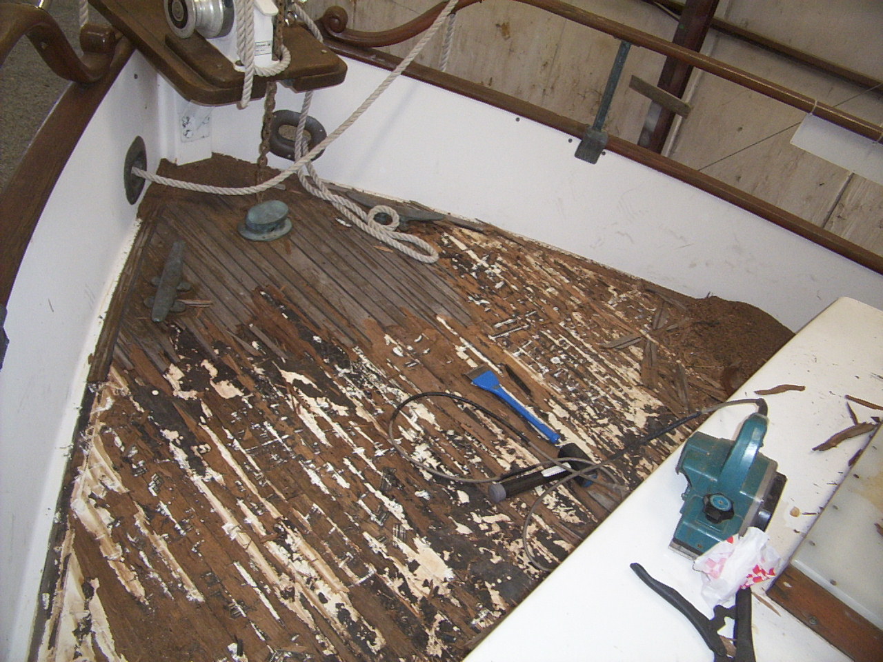 Teak Deck Removal – Oxford Yacht