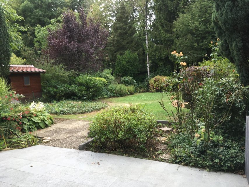 House 4BR with terrace, garden and garage for rent 15.4.24 Furniture