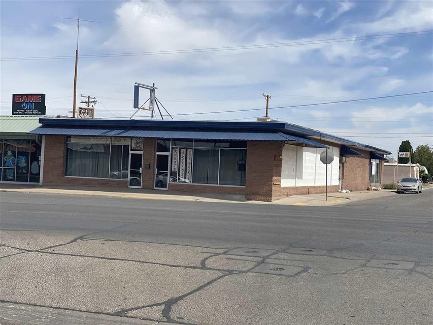 Retail Space For Lease on 10th St. AlamogordoFor SALE or LEASE