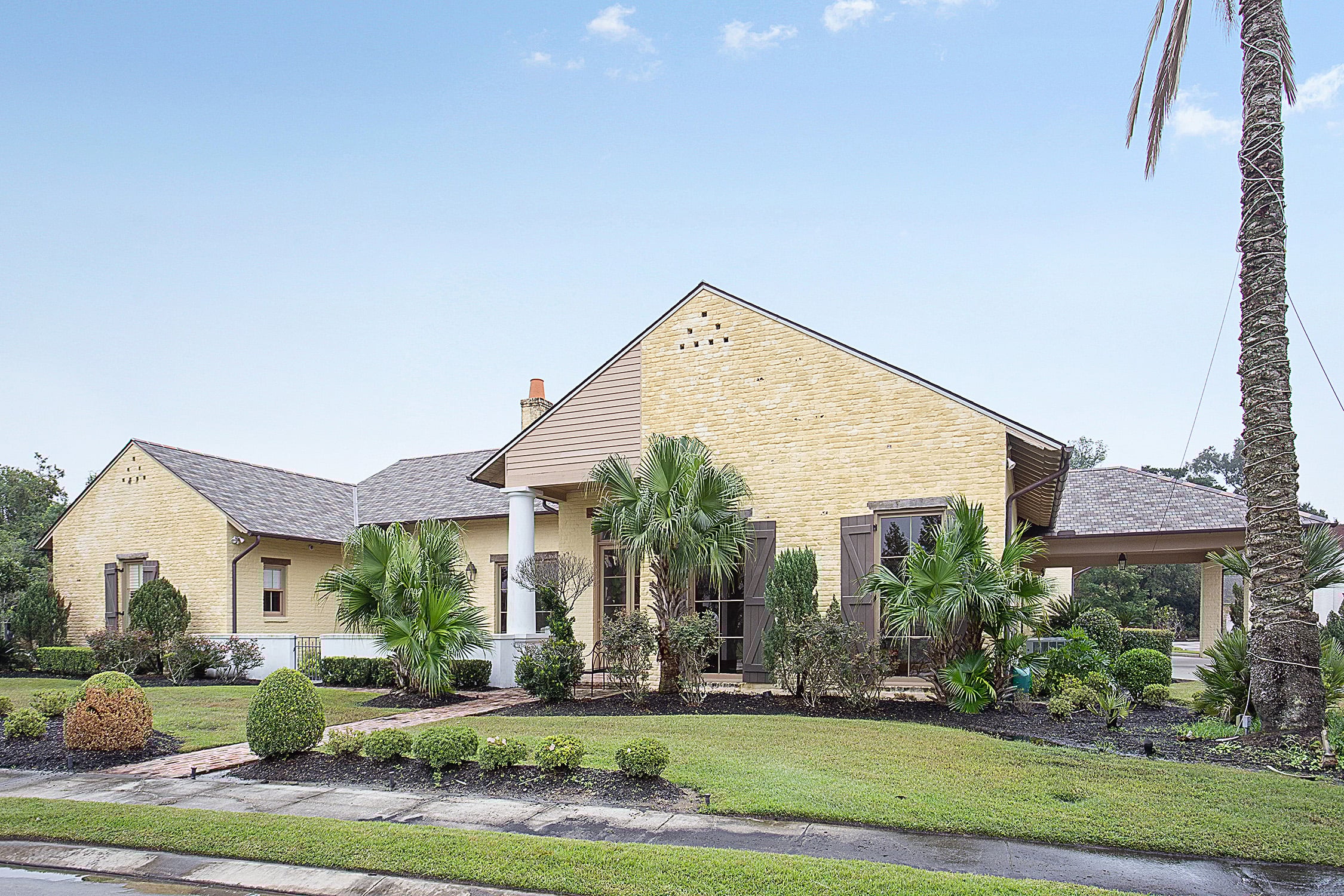 Hot Property Bocage Lake inRegister