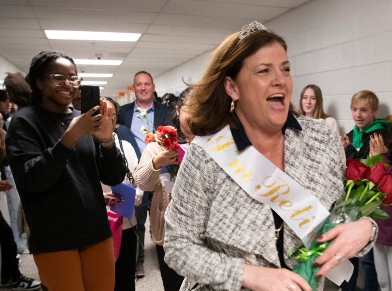 Walter Johnson Students and Staff Clap Out Retiring Principal Jennifer