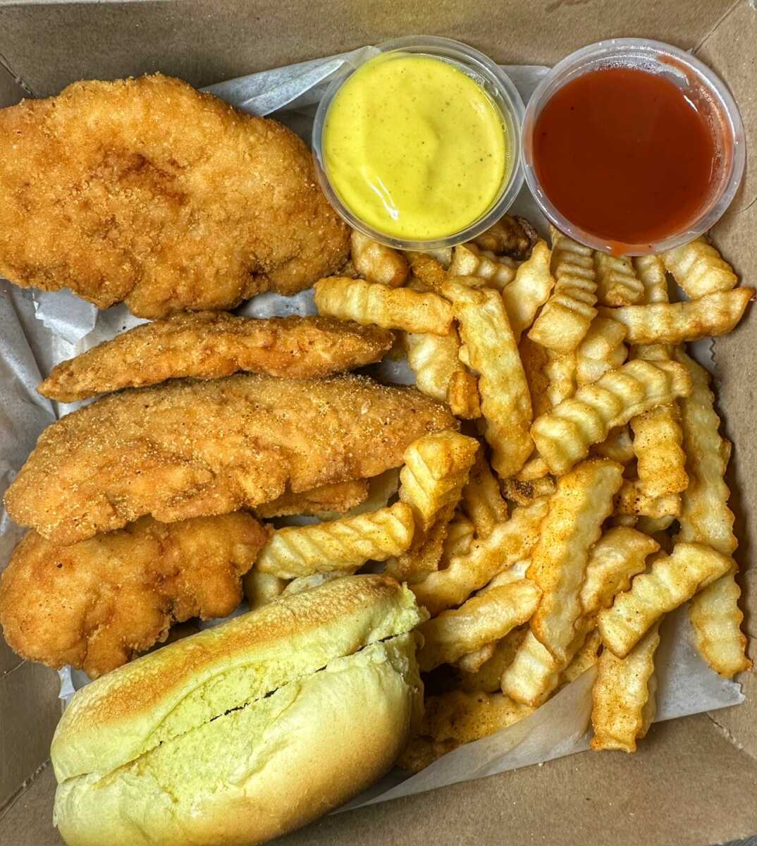 The Best HoleintheWall Fried Chicken Spot in DC is in… Maryland