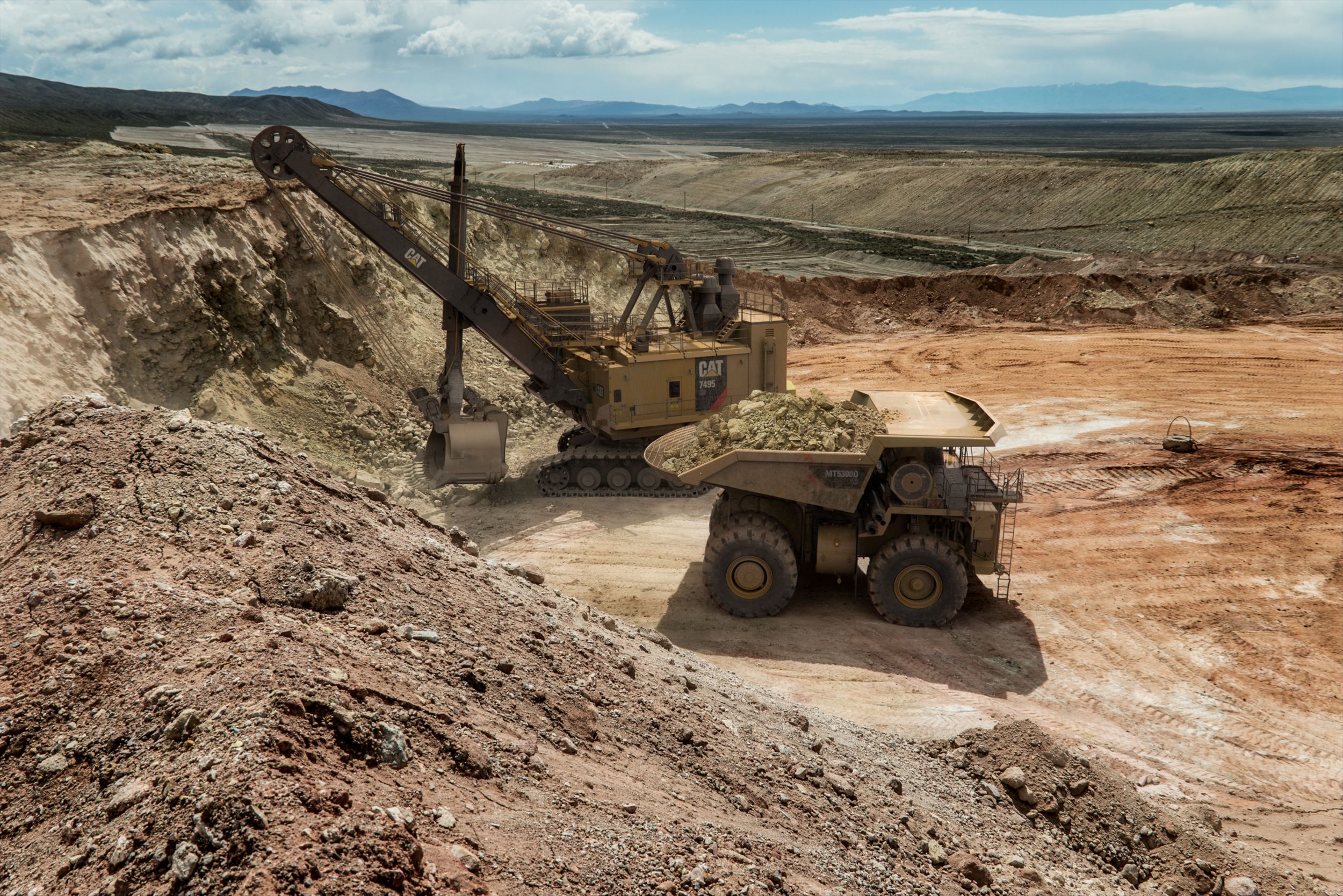 7495 HD Electric Rope Shovel Finning CAT