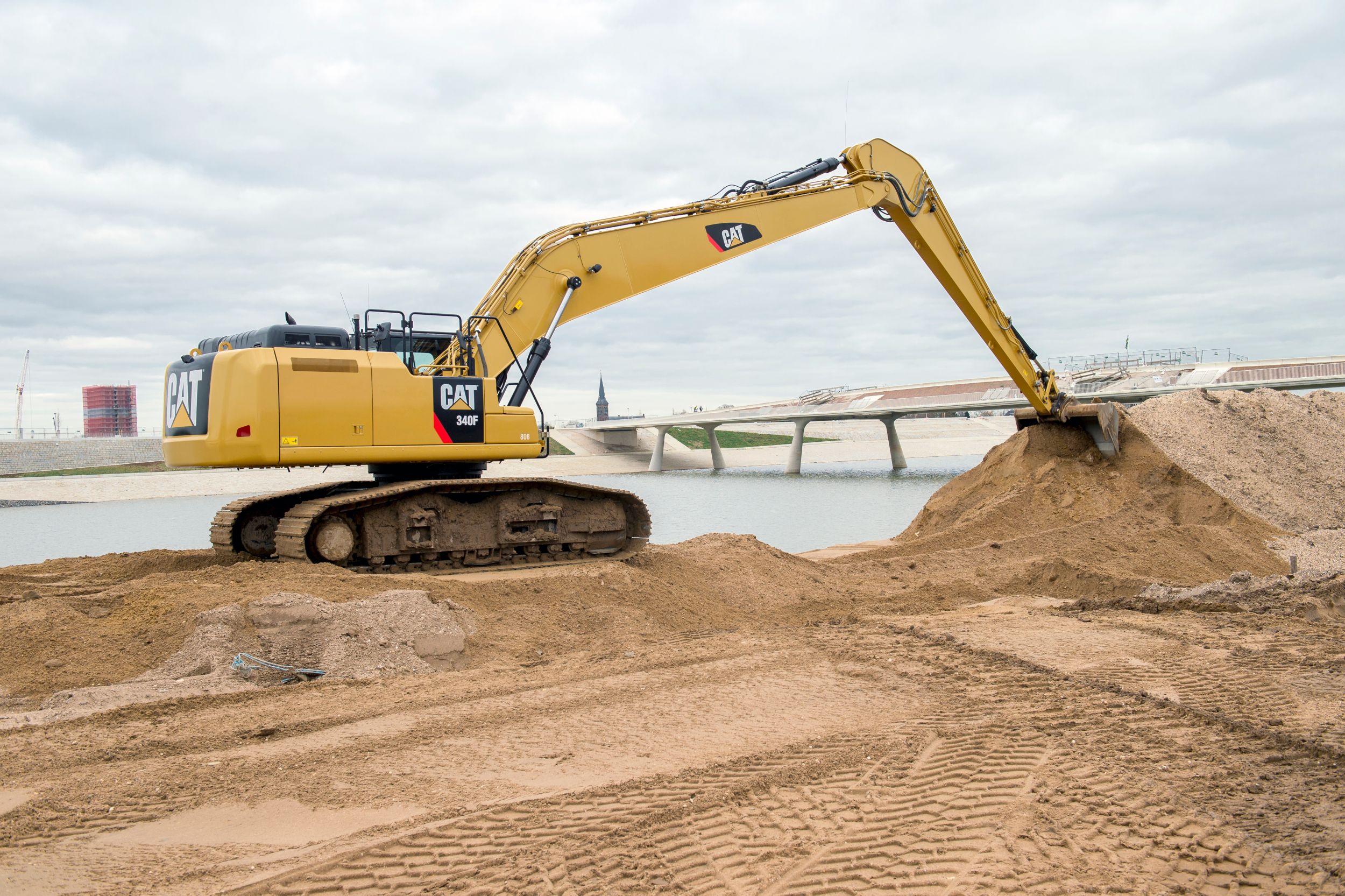 352F LRE Long Reach Excavation Hydraulic Excavator Finning CAT