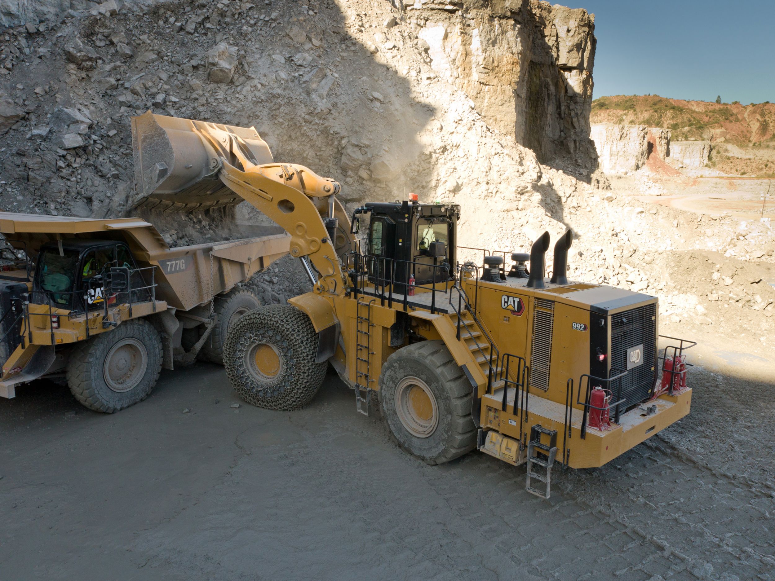 New Cat® 992 Wheel Loader increases productivity up to 32 and is up to