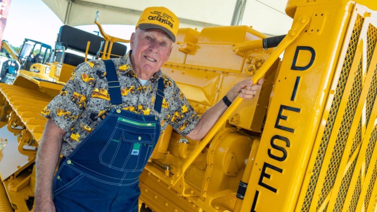 6 Caterpillar Collectors and Their Collections Cat Caterpillar