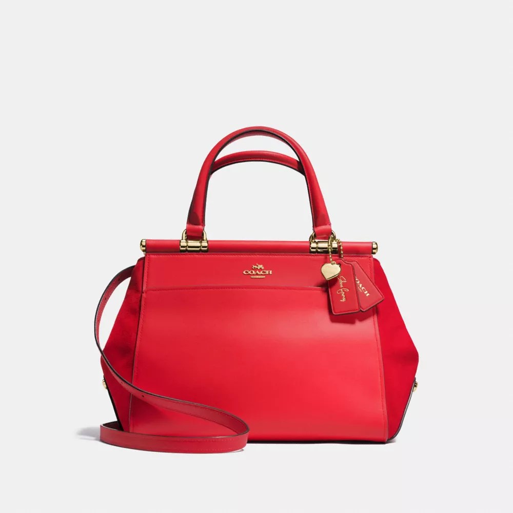 Segini Harga Tas Coach X Selena Gomez, Tak Begitu Mahal Buat Bawa Pulang Desain Pelantun Bad