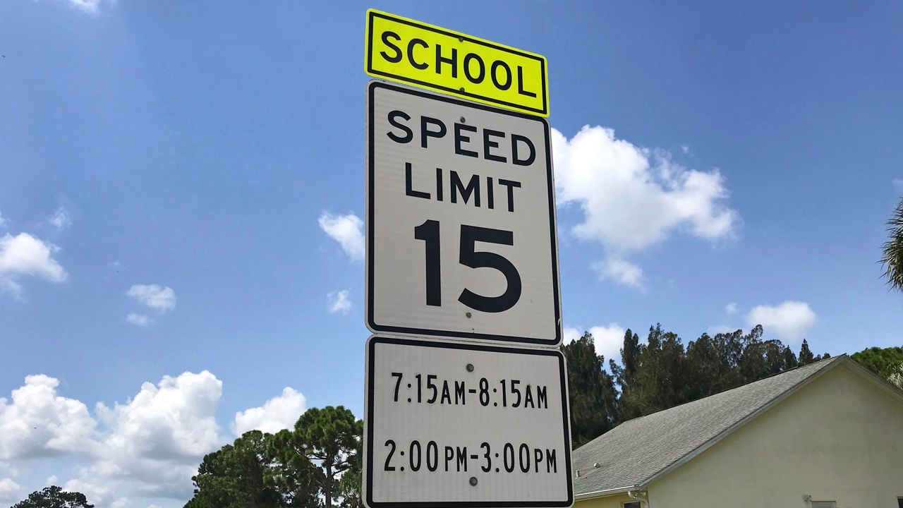 FL Drivers Must be HandsFree in School, Construction Zones