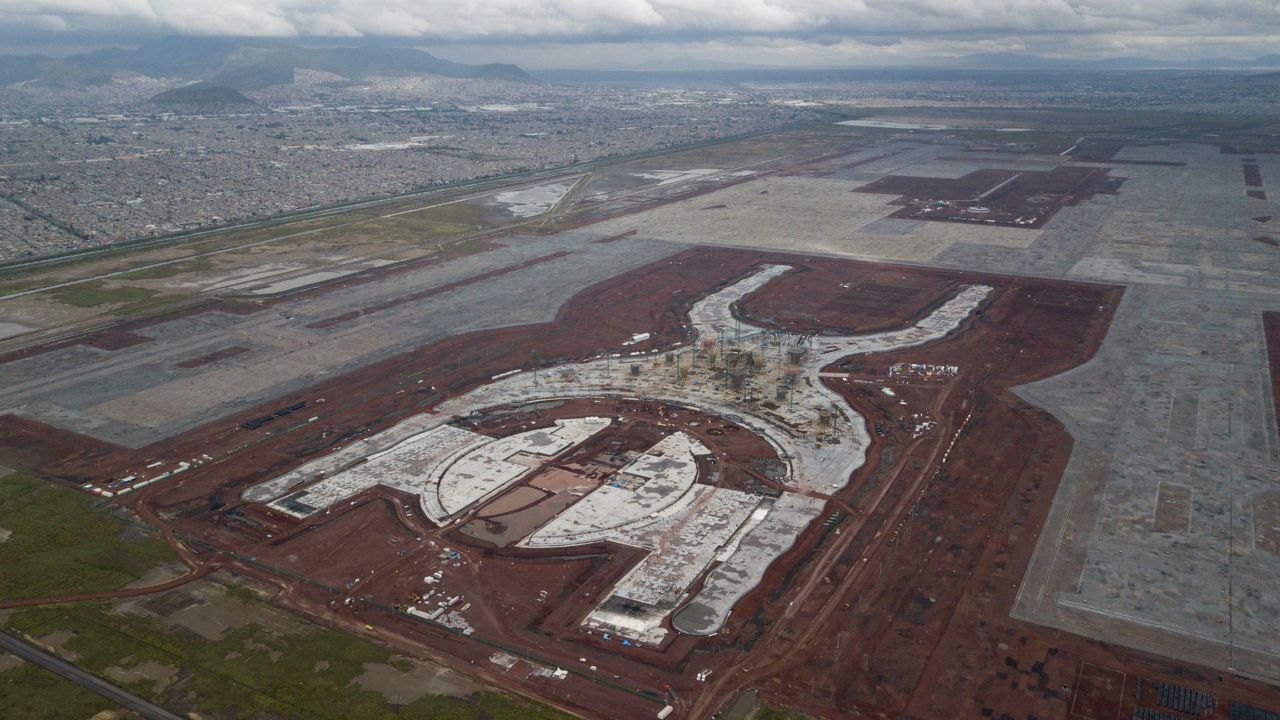 Public will decide future of Mexico's 13 billion airport