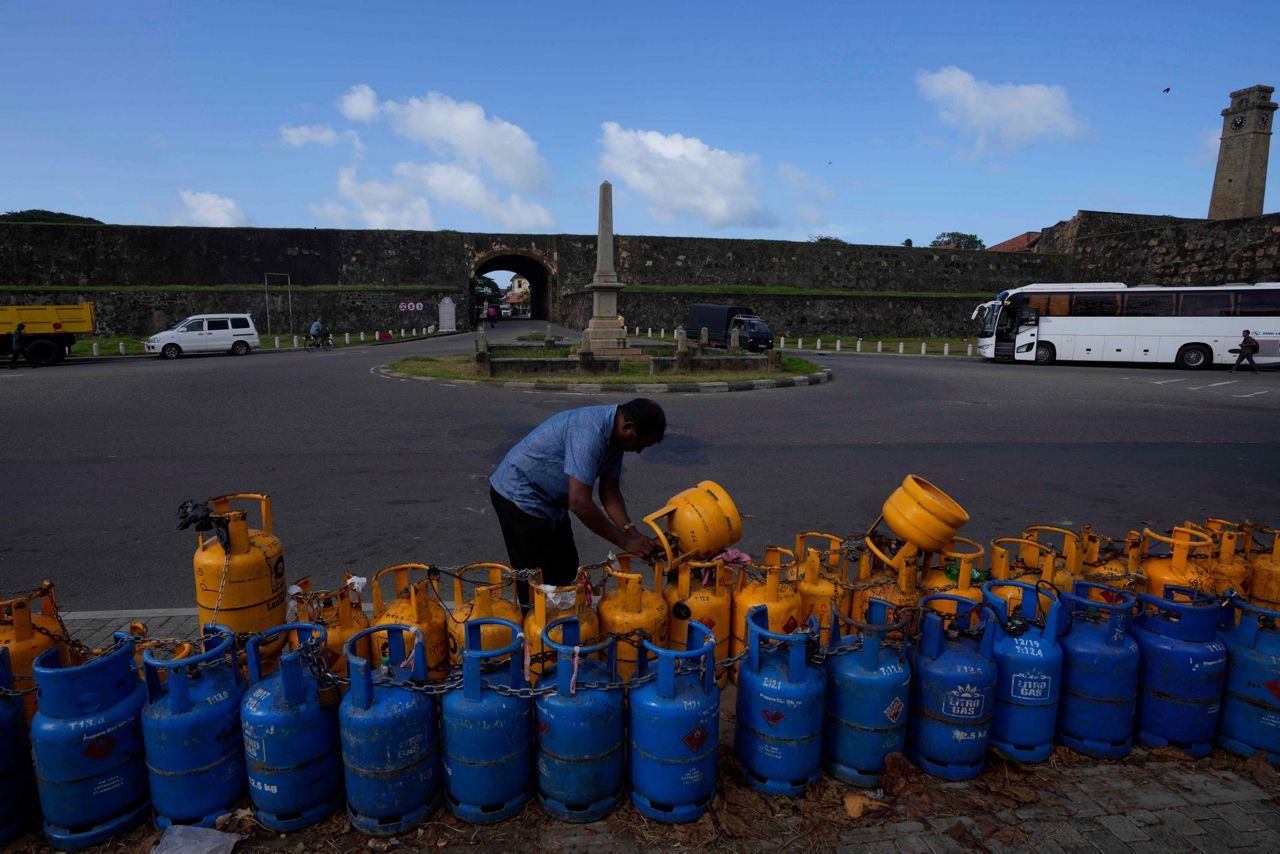 Gas lines and scuffles Sri Lanka faces humanitarian crisis
