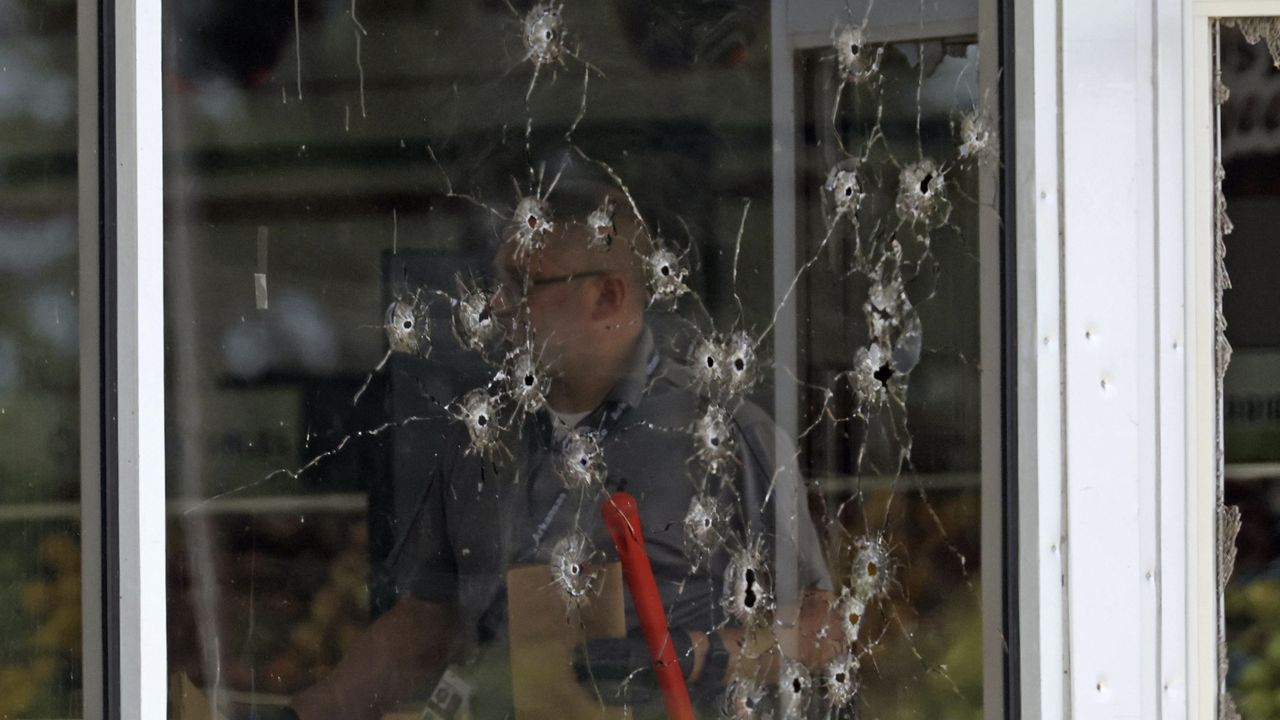 3 killed, 10 wounded in Arkansas grocery store shooting