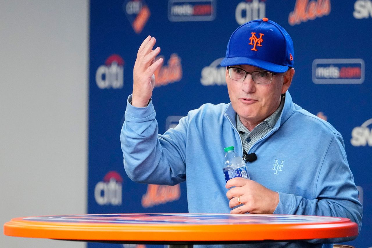 Mets owner Steve Cohen threatens players with selloff, but Showalter