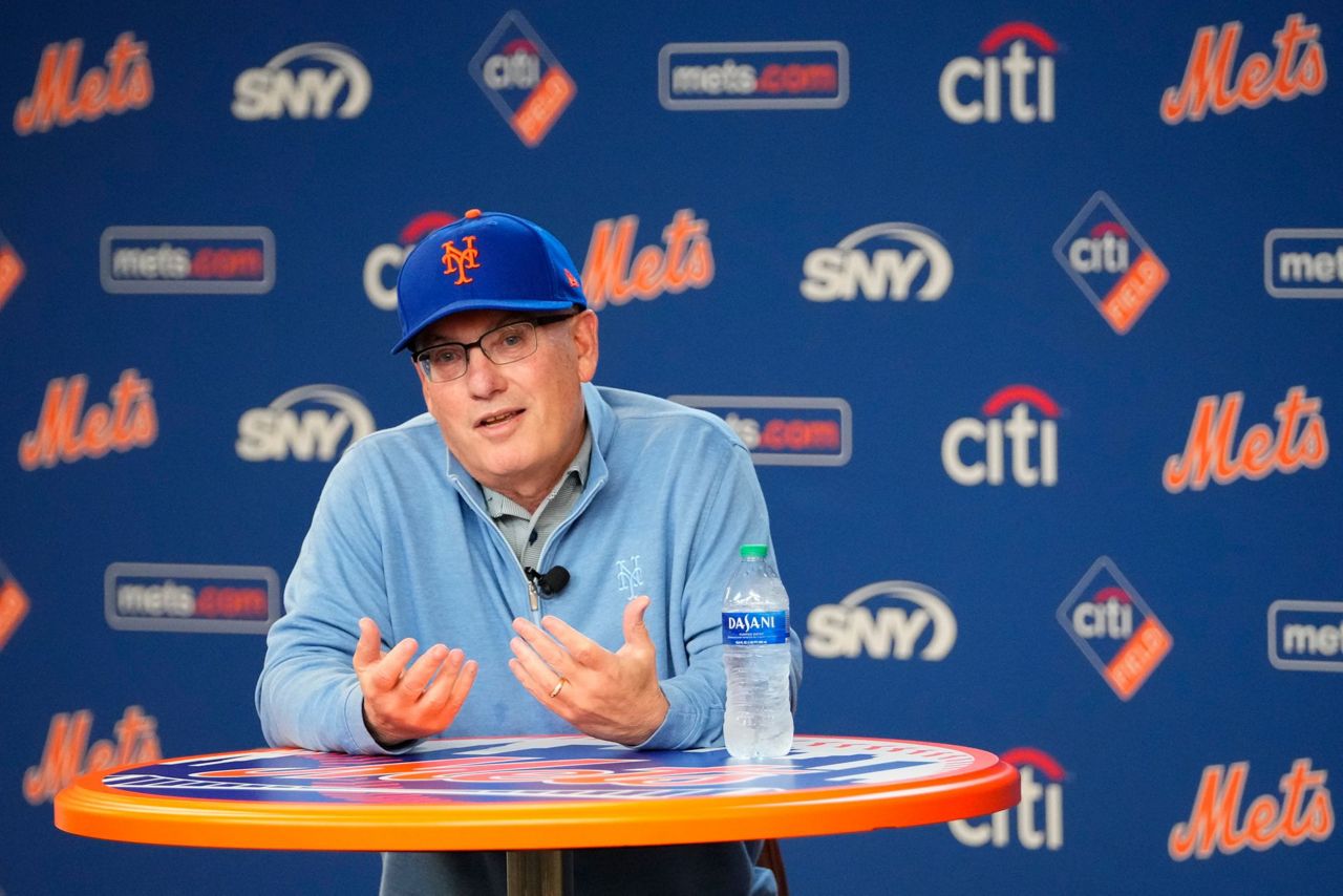 Mets owner Steve Cohen threatens players with selloff, but Showalter