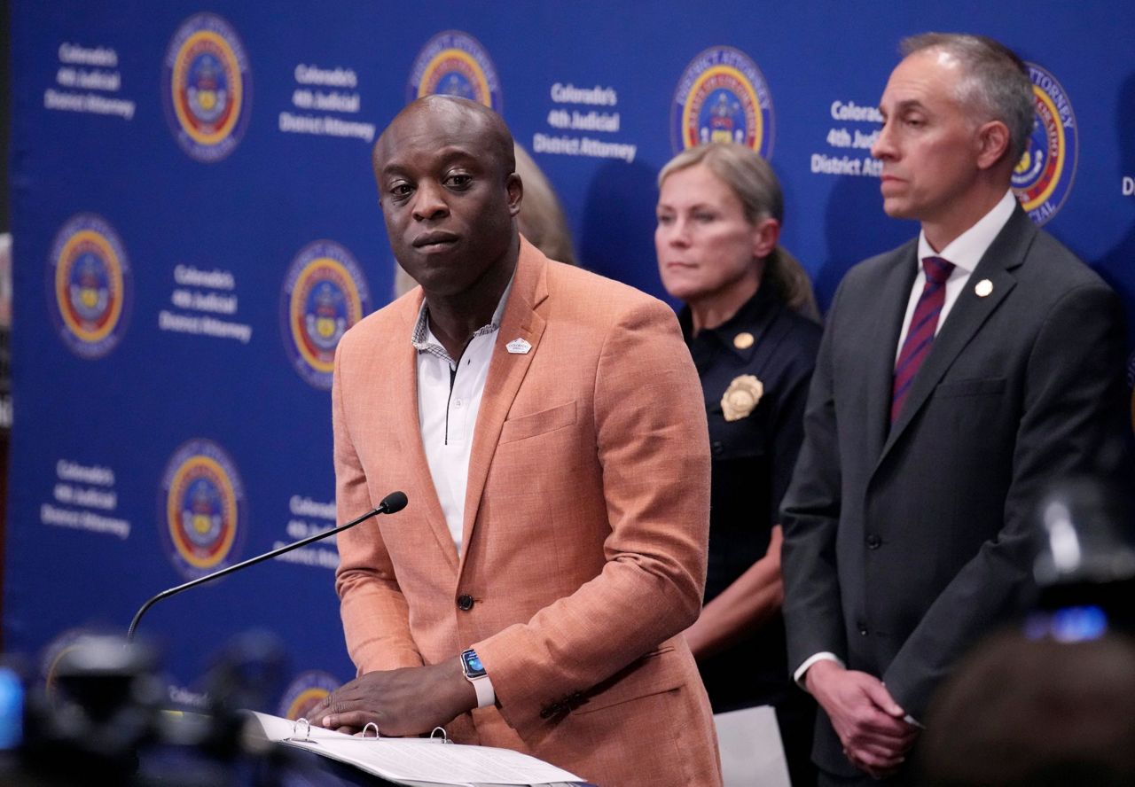 Suspect set to plead guilty in attack that killed 5 at Colorado Springs