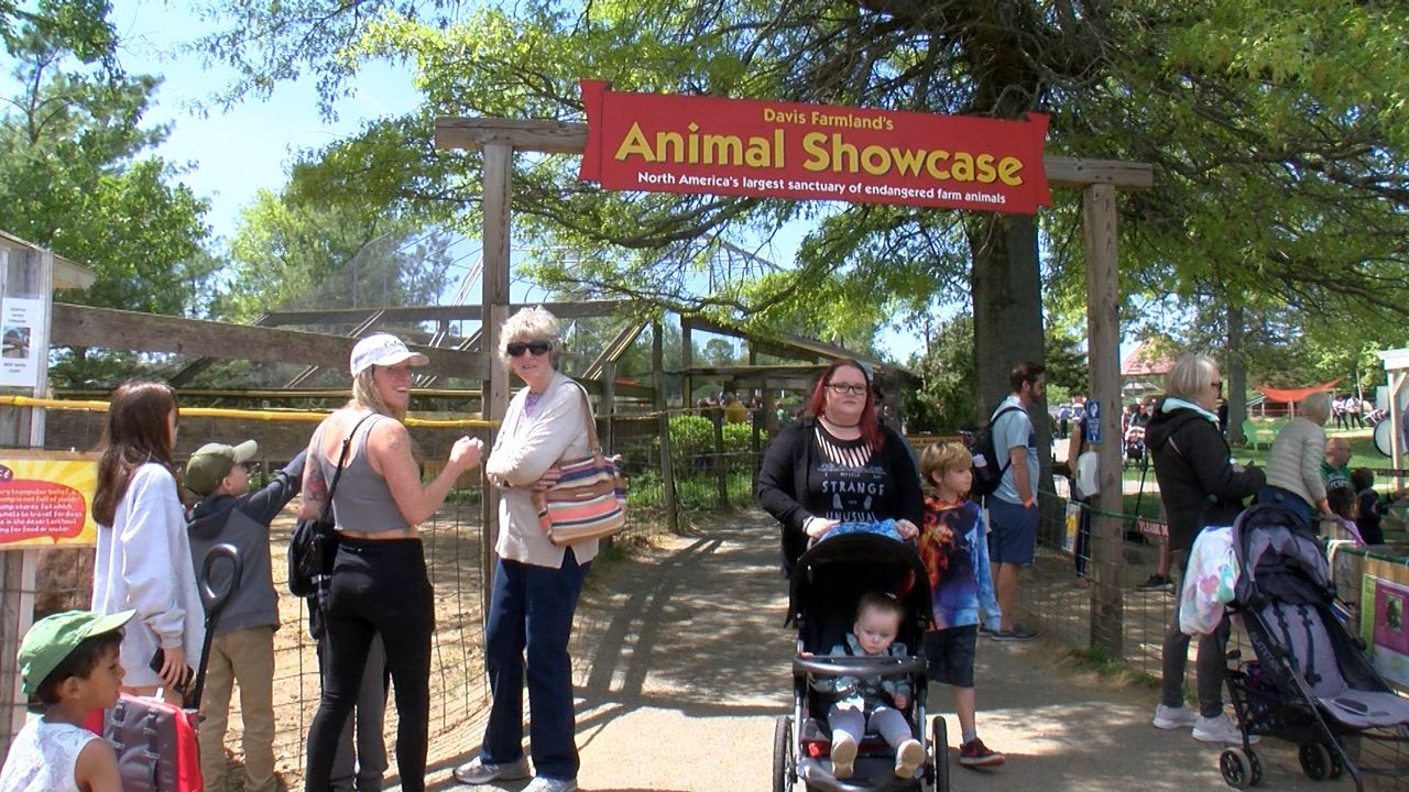 Davis Farmland offers free admission for moms
