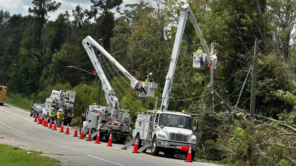 Tracking outages across Central Florida as Helene nears