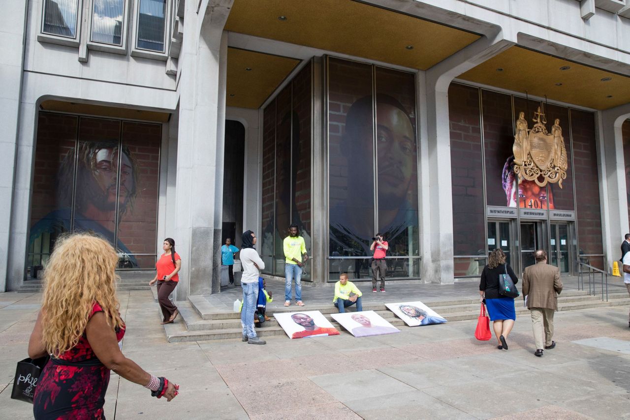 Mural of exinmates seeks public input on mass incarceration