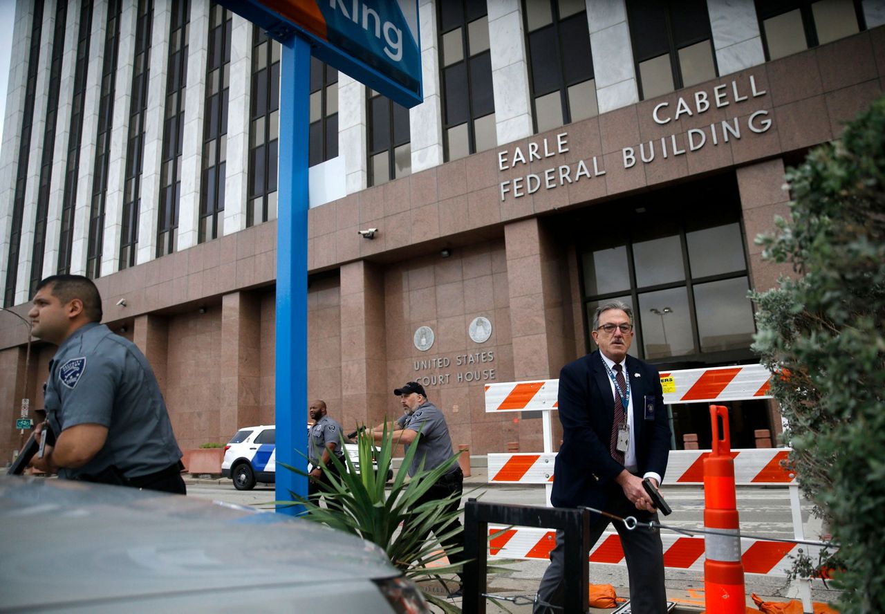 Photographer recounts facing Dallas gunman