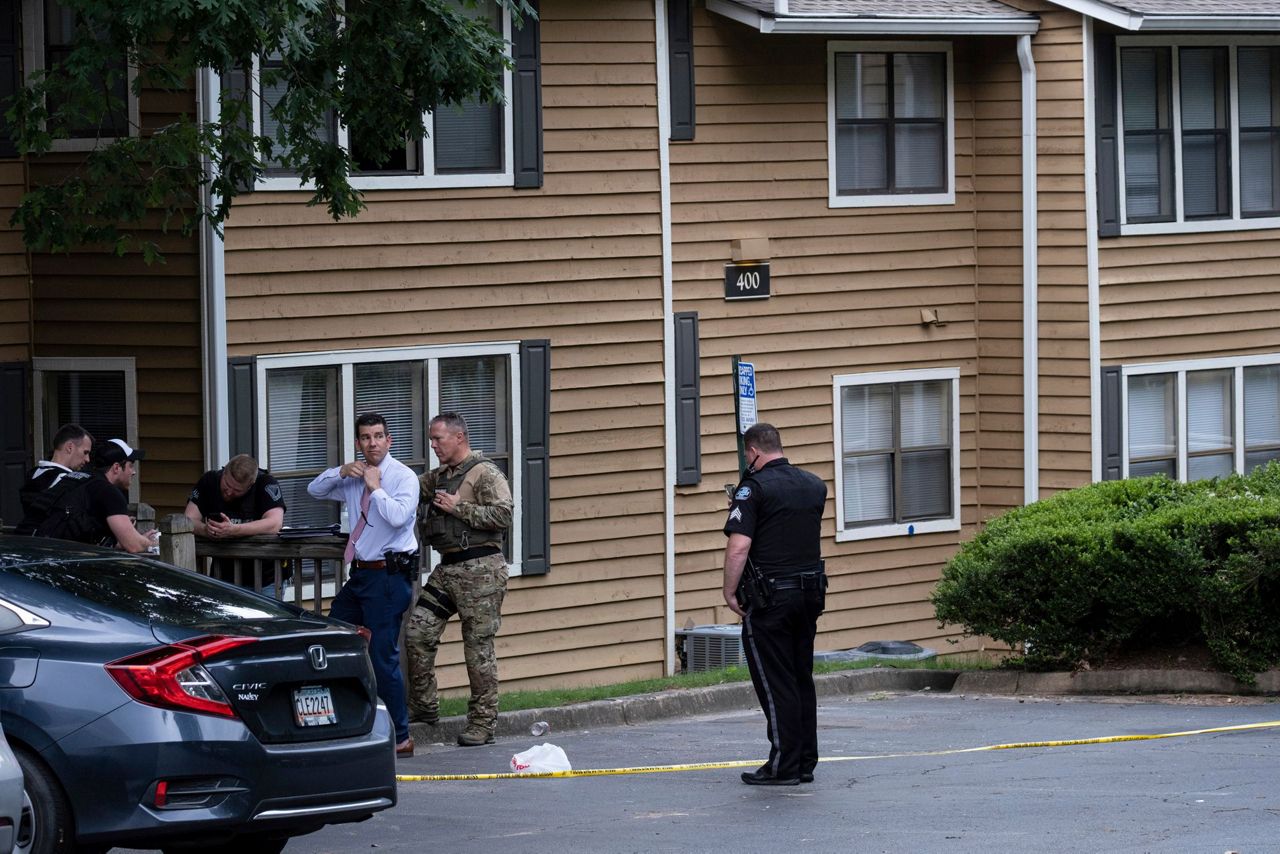Police Suspected Baltimore gang leader dead after standoff