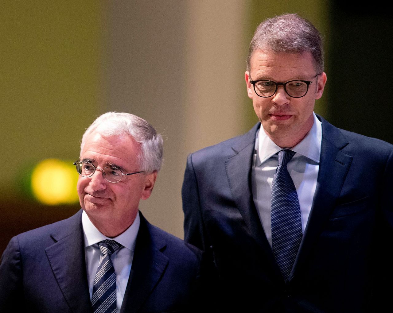 Deutsche Bank ready for more cuts as share price sags