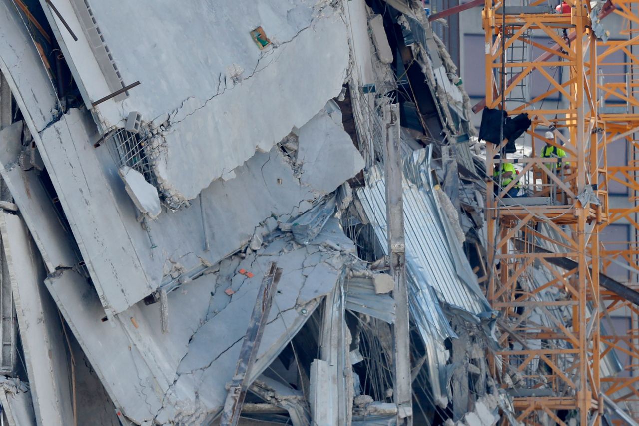 After delay, New Orleans to demolish cranes at hotel site